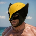 Маска героя з Marvel