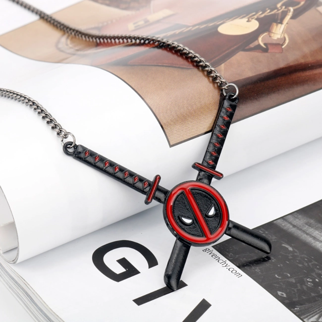 кулон с Дэдпула