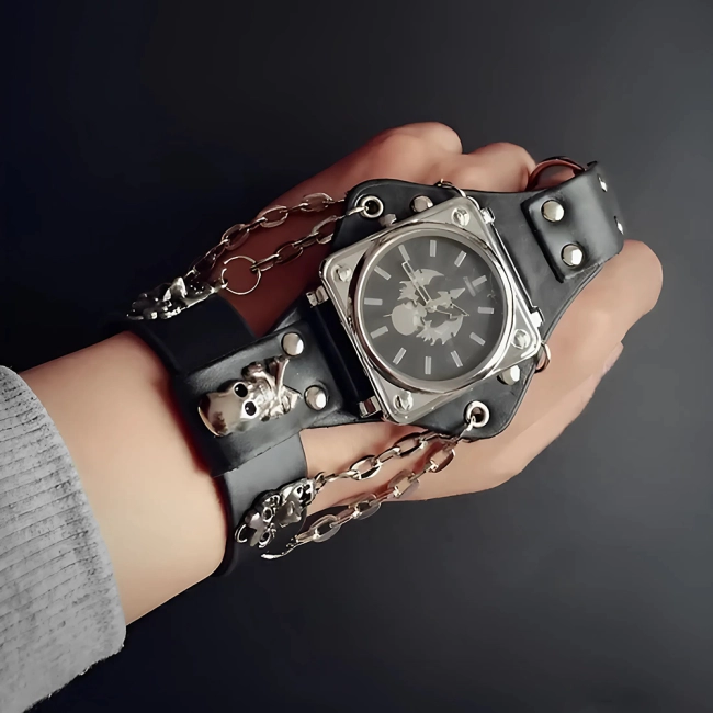 мужские часы на руку с черепом