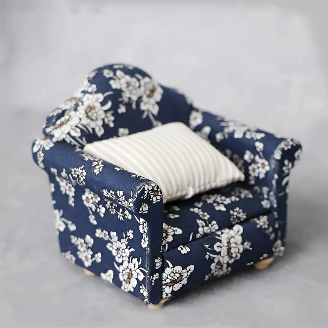 крісло в ляльковий будиночок