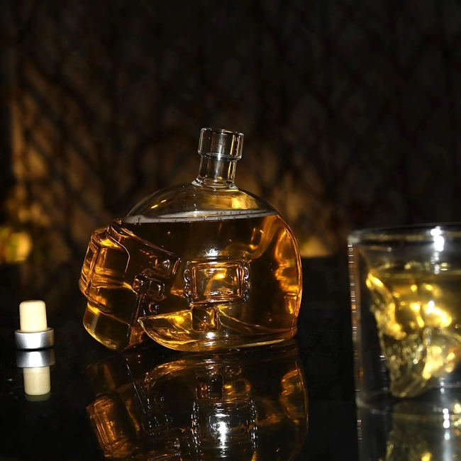 Графин для напитков с пробкой