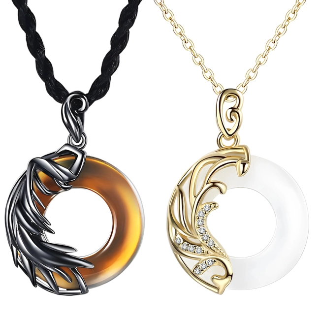 пара кулонов для влюбленных