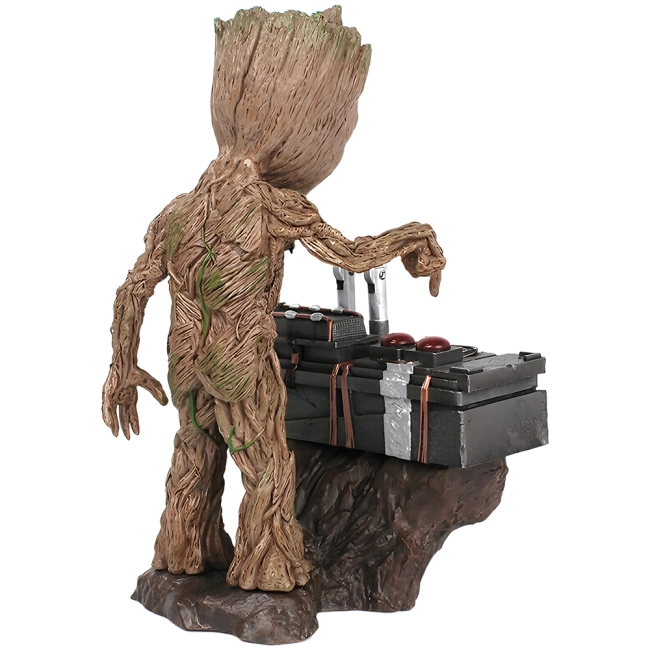 фигурка с Грутом