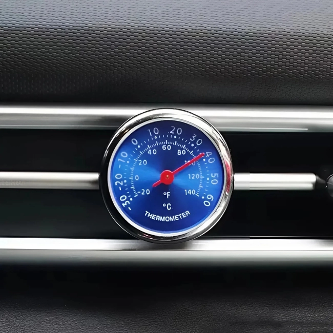 термометр у салон машини