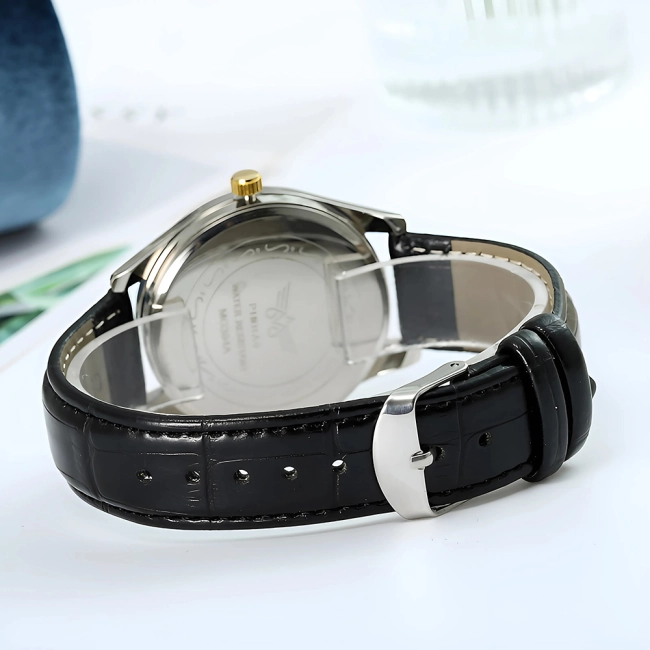 наручные часы на кисть