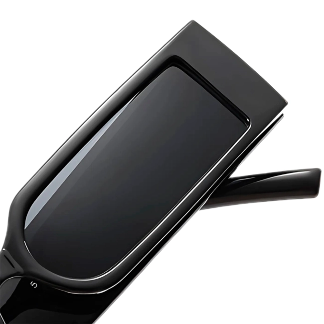 солнечные очки в прямоугольной оправе