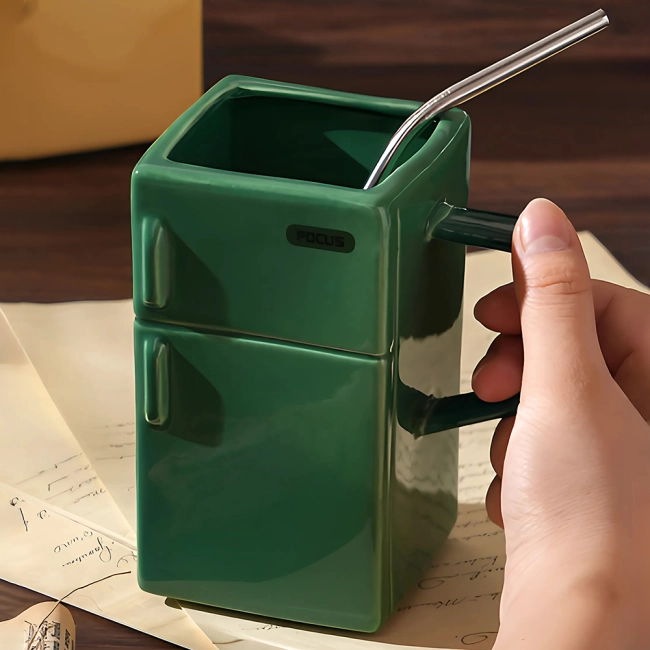 кружка в виде холодильника