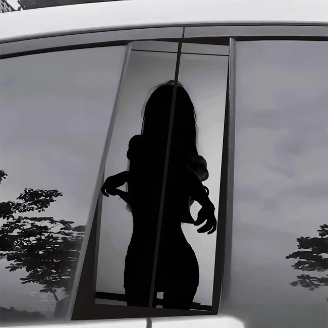 Наклейка с девушкой на авто