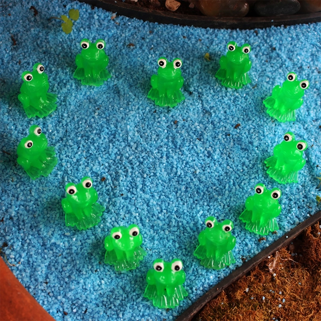 Фигурки в виде лягушек