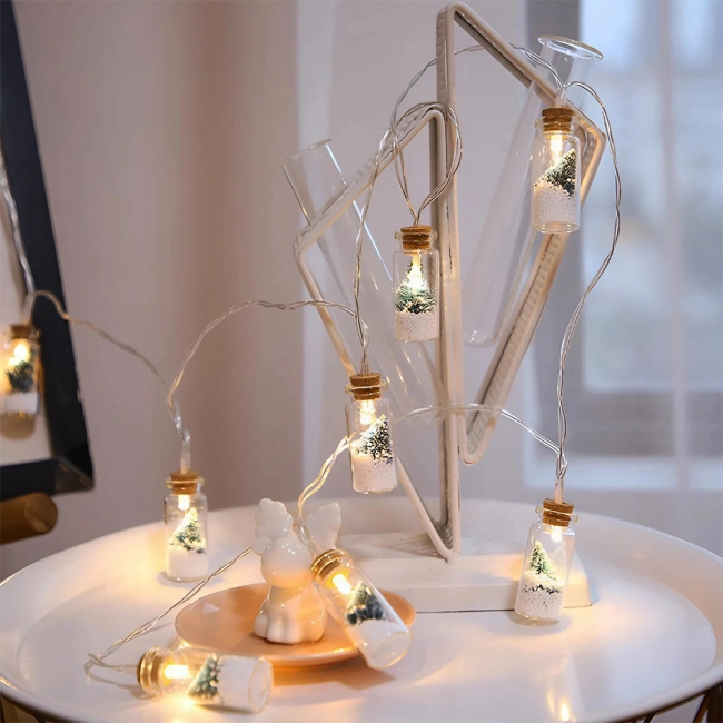 Гірлянда з пляшечками