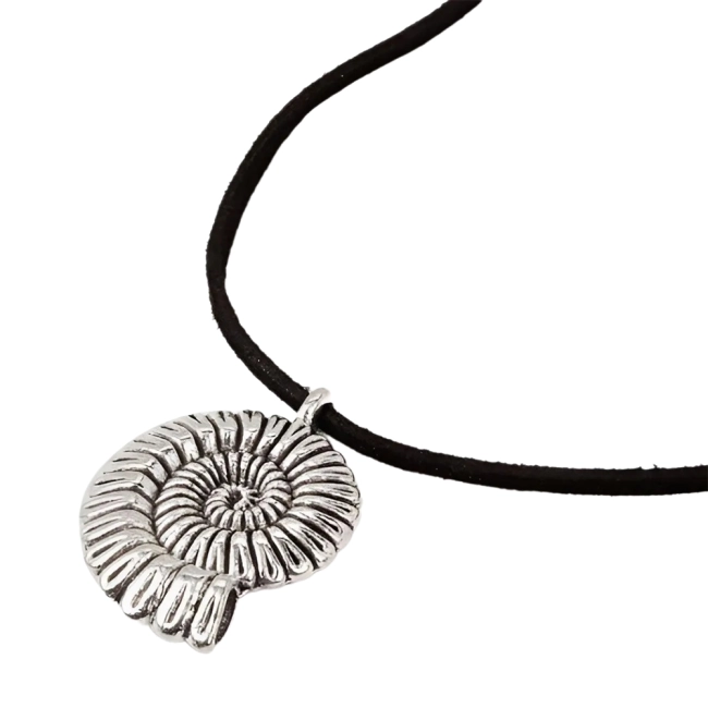 Подвеска в виде ракушки