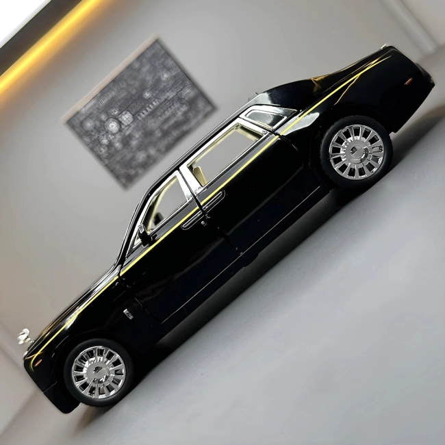 фигурка машины Фантом