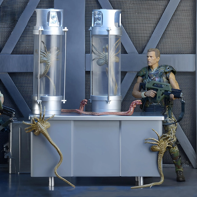 фигурки чужих