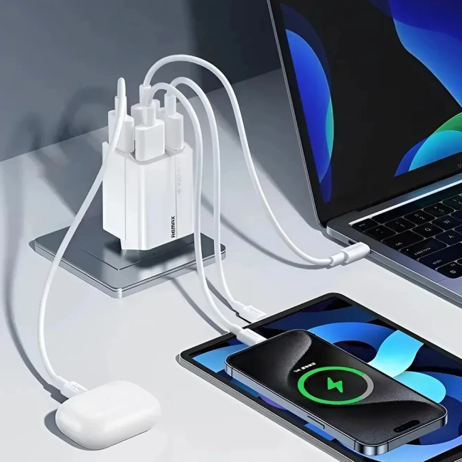 блок з 4 USB портами