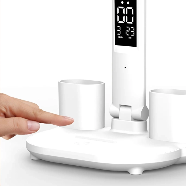 лампа с подставкой для ручек