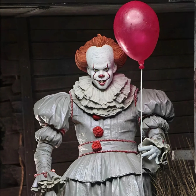 фигурка клоун с шариком