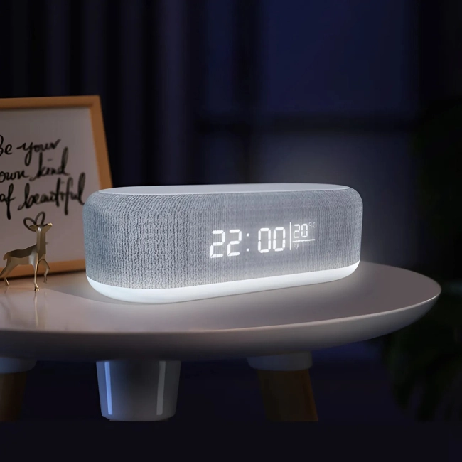 годинник-будильник з бездротовою зарядкою