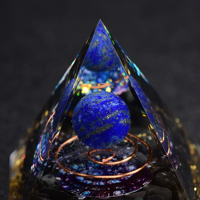 украшения в виде пирамиды