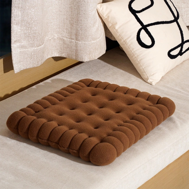 Подушка в виде печенья