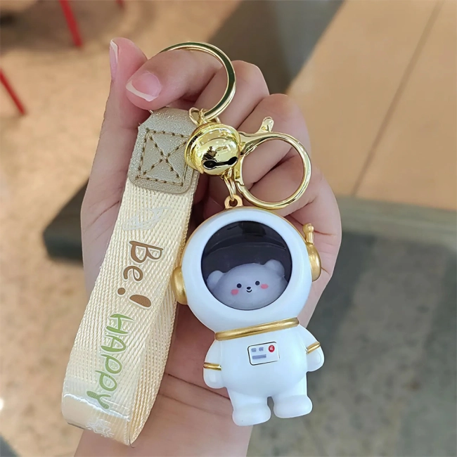 Брелок космонавт