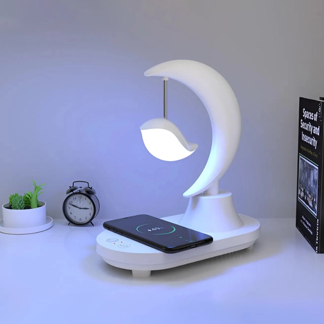 лампа с беспроводной зарядкой и колонкой