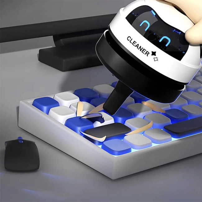 Маленький робот-пылесос