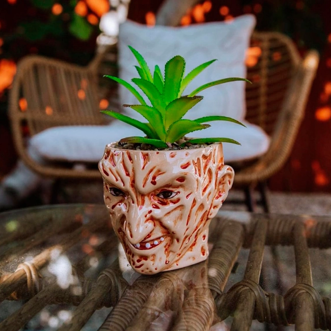 цветочный горшок Фредди Крюгер