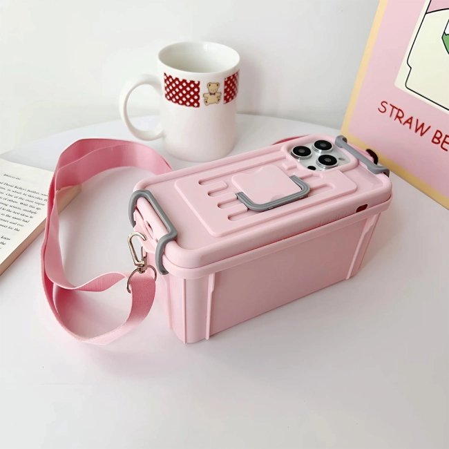 Чехол на айфон с ремешком