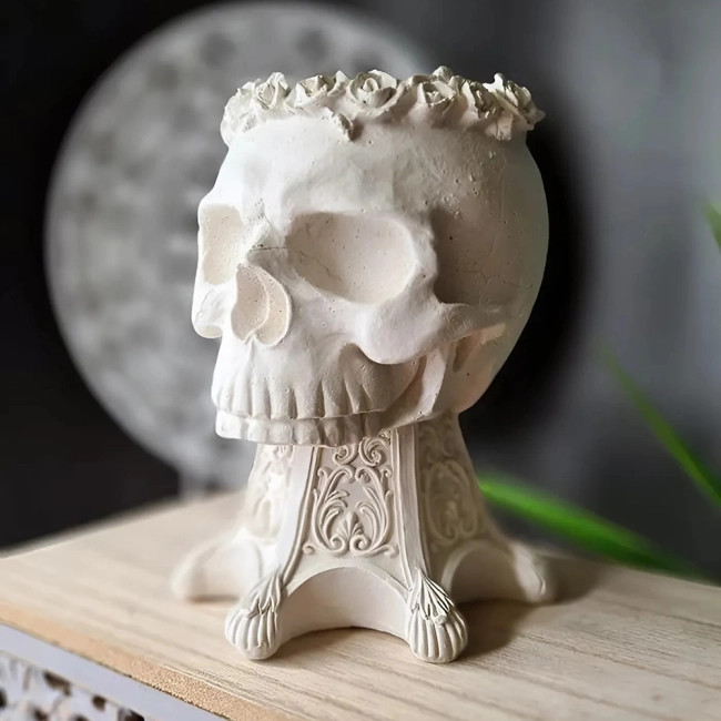 горшок с черепом