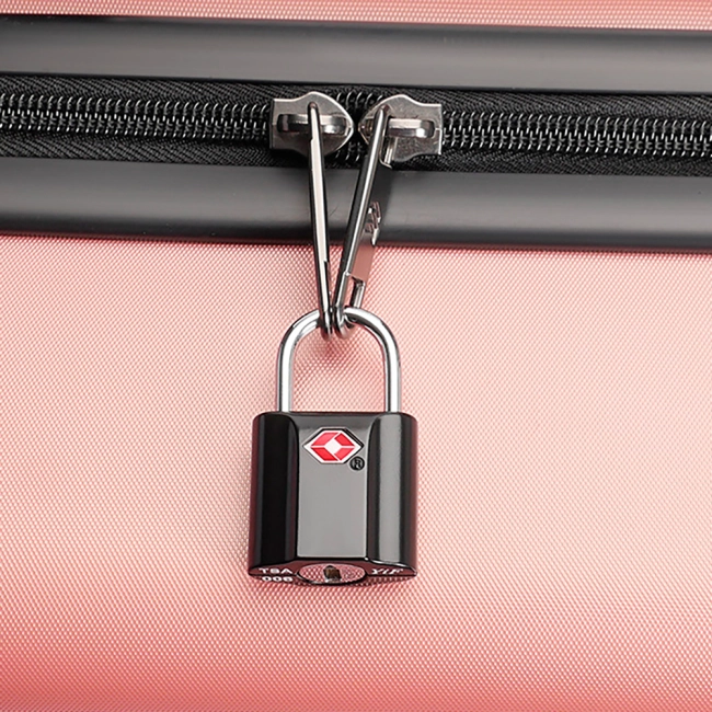 замок на валізу в подорож