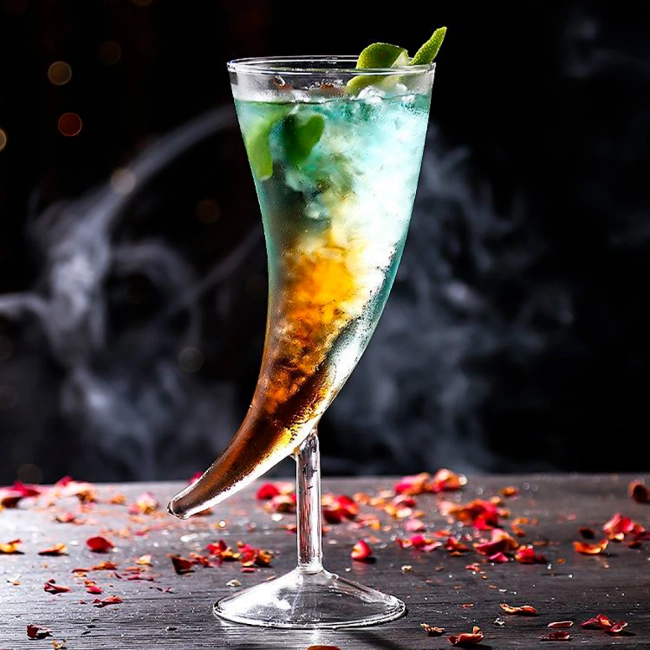 бокал в виде рога