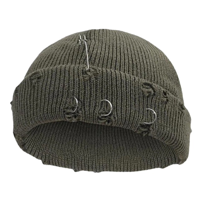 шапка с серьгами