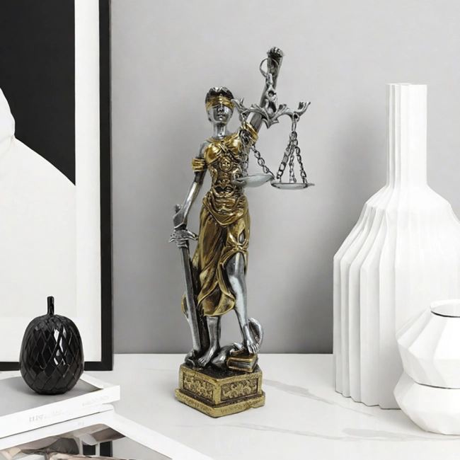 статуэтка фемиды
