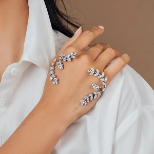 браслет на ладонь