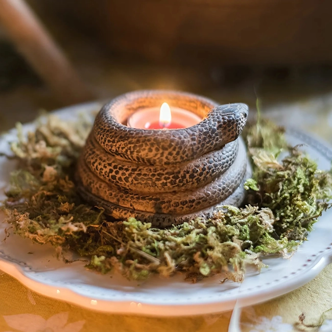 подсвечник змея