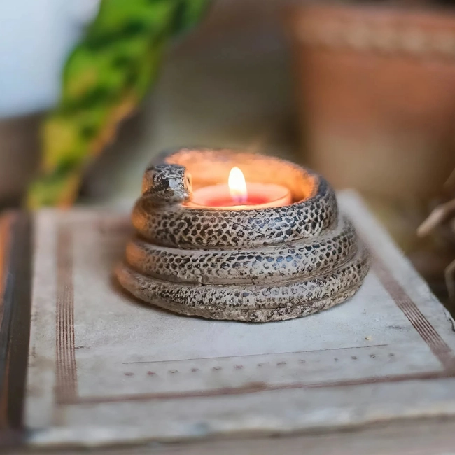 подсвечник со змеей