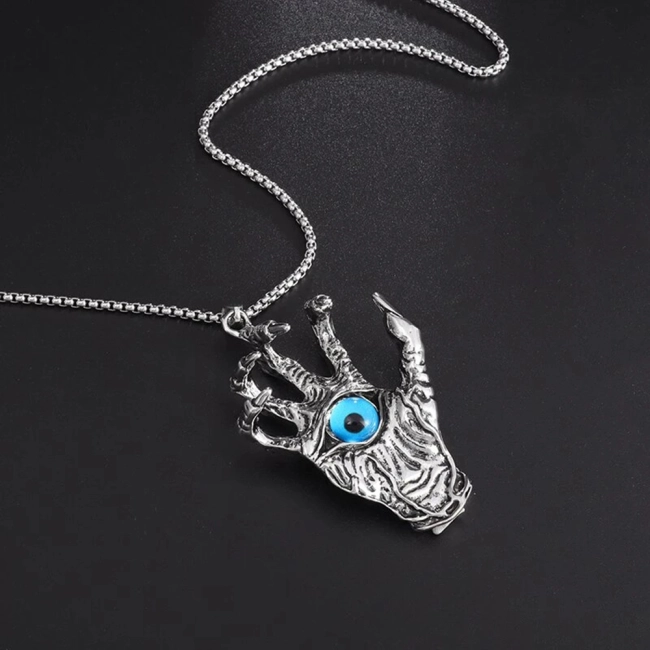 кулон в виде руки