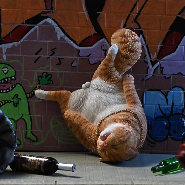 фигурка с котиком