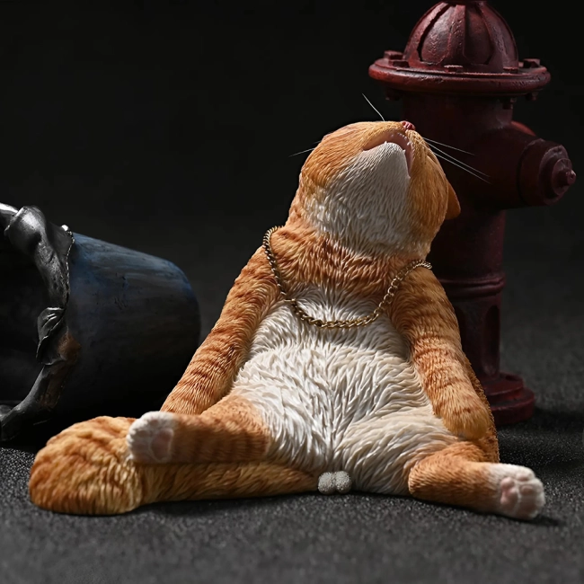 фигурка в форме котика