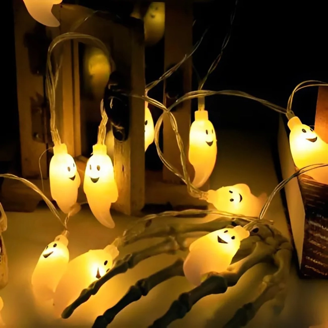 гирлянда с привидениями