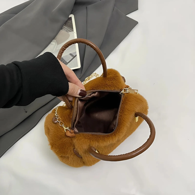 сумочка в виде капибары