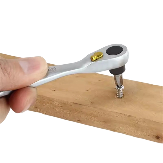 набор комбинированных бит с трещоткой