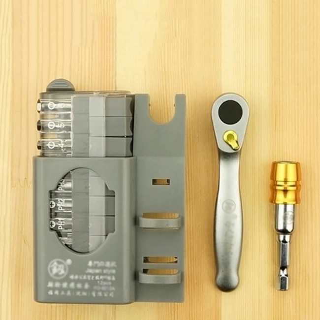 набор отверток и бит для электроники