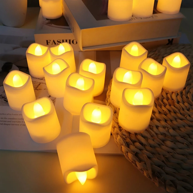 набір електронних світлодіодних свічок