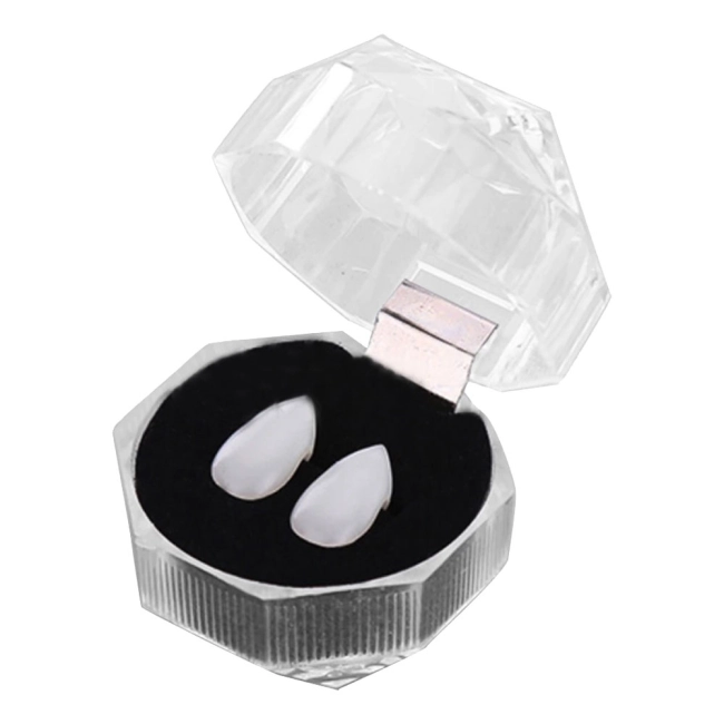 игрушечные зубы вампира