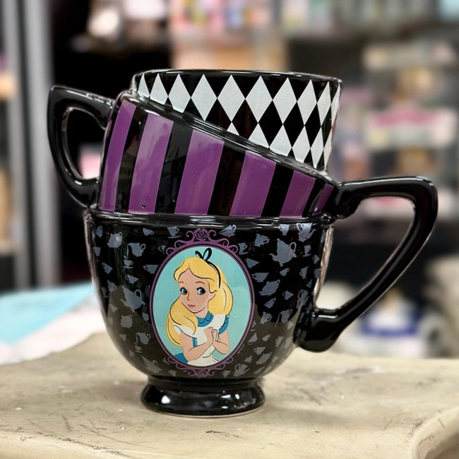 чашка Аліса в країні чудес