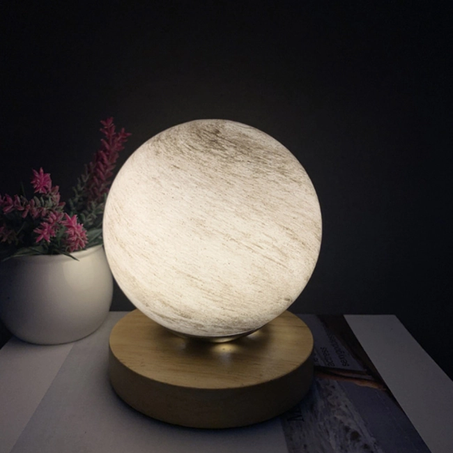 світильник у вигляді планети