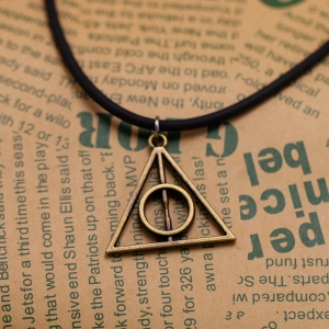 кулон Дары Смерти из Гарри Поттера