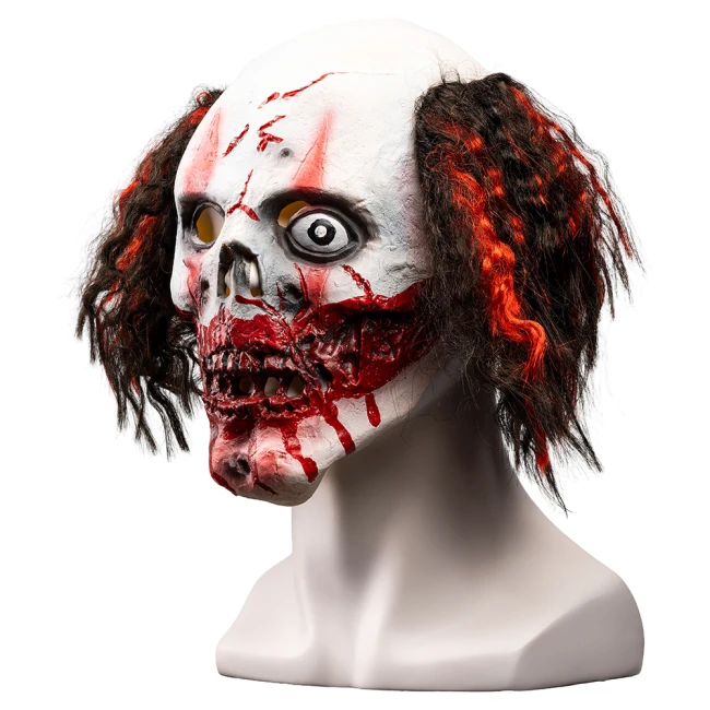 маска с кровью