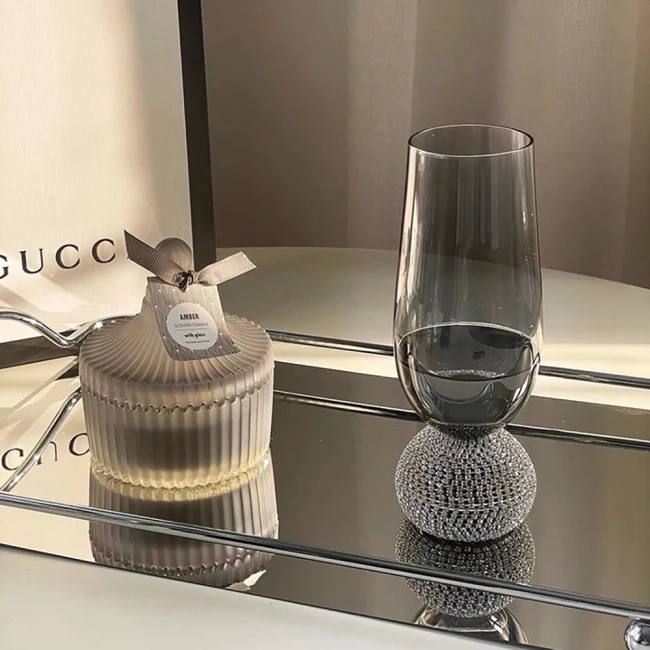 келих з круглою ніжкою